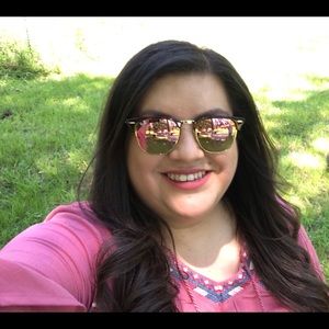 Meet your Posher, Lynda